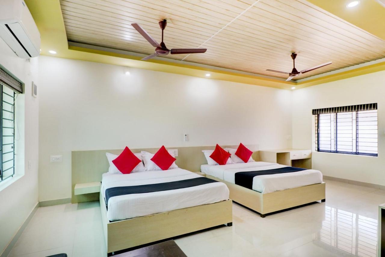 Vaccinated Staff - Capital O 77266 Light House Beach Resort Pangala Exteriör bild